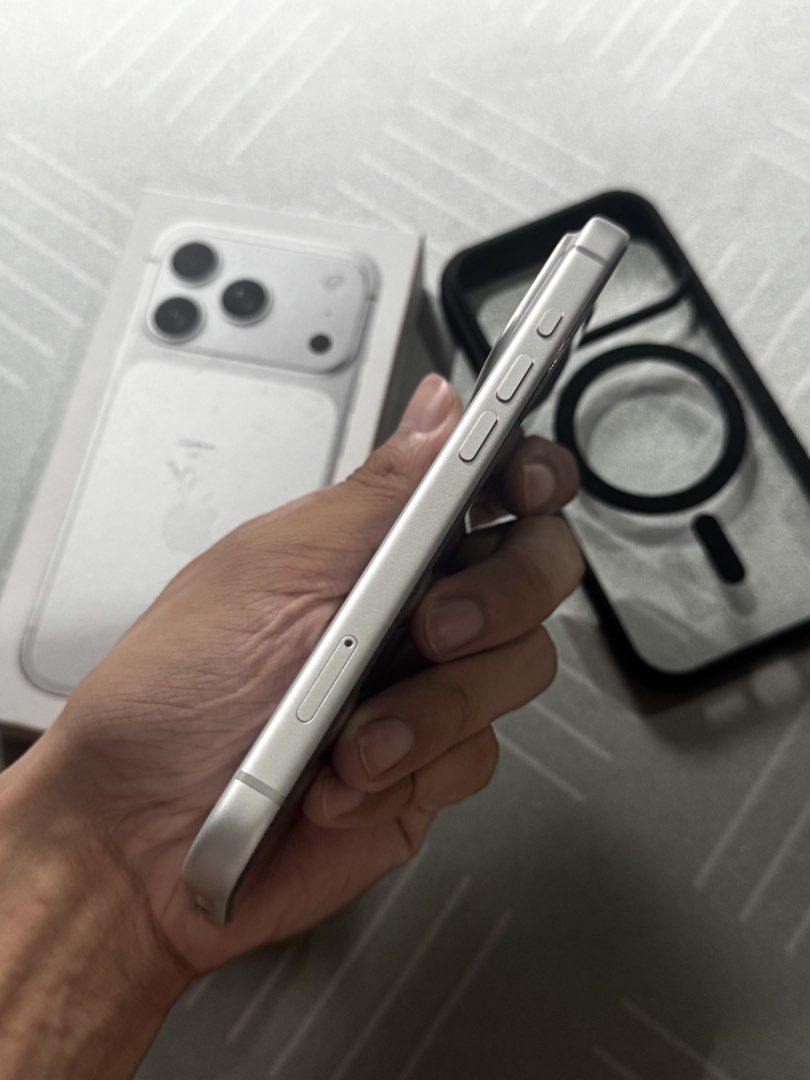 Iphone 17 pro 256gb (Category: iPhone 17 Series) located in Marikina City. Submitted by bryanroblesss (Listing ID 1464806617, Image 3). Description: Iphone 17 Pro 256GB ntc approved - 62,000 firm Open for swap to IOS no issue at all openline still under Apple Warranty December 2026 Meetup : Marikina, San Mateo, Lrt2/Mrt or Tanay.