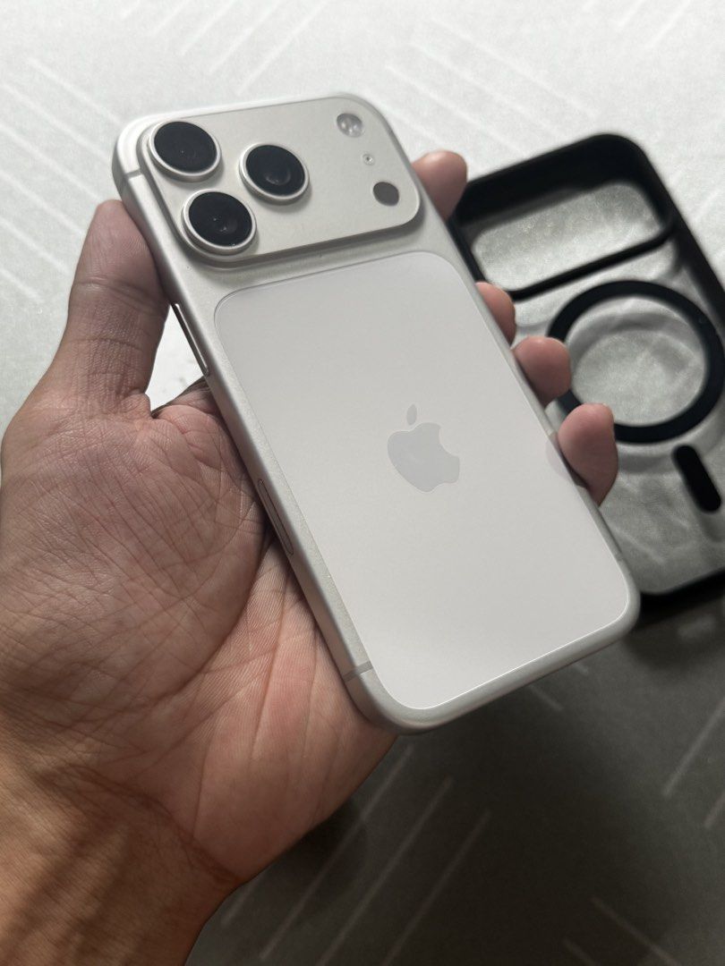 Iphone 17 pro 256gb (Category: iPhone 17 Series) located in Marikina City. Submitted by lucky.robbry (Listing ID 1464925329, Image 2). Description: Iphone 17 Pro 256gb ntc approved openline no issue at all - 62,000 fixed (can swap to any IOS) under apple warranty December 2026 Meetup : Marikina, San Mateo or Bayan .