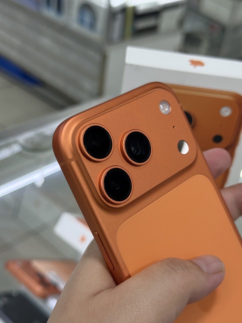 iphone 17pro 256gb factory unlock (Category: iPhone 17 Series) located in San Juan City. Submitted by jalailahmamosaca (Listing ID 1464877071, Image 3). Description: IPHONE 17PRO 256GB FACTORY UNLOCK 99BH No issue Same imei box free case tempered charger underwarrnty until january 2027 Open for COD/COP + SF Manila area (sameday delivery) Province area (via LBC) required DP to avoid cancellations Physical store: Greenhills Shopping Center, 2ndfloo