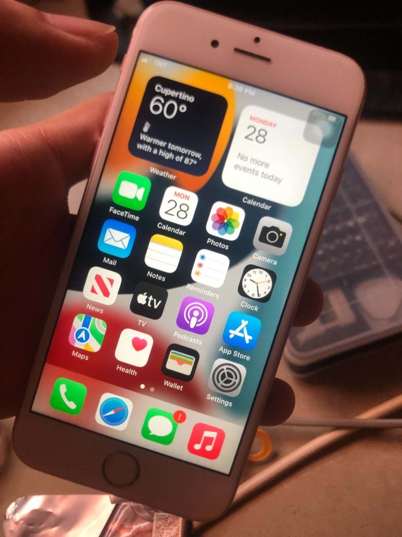 Iphone 6s (Category: iPhone 6 Series) located in Caloocan City. Submitted by arckadata_69 (Listing ID 1464878751, Image 2). Description: Iphone 6s (Bypass with sim) - Bypass device with sim smart carrier - 16gb - 39% Battery Health issues: - no to update / reset - Ghost touch sa babang part ng screen - need battery replacement inclusion - unit only.