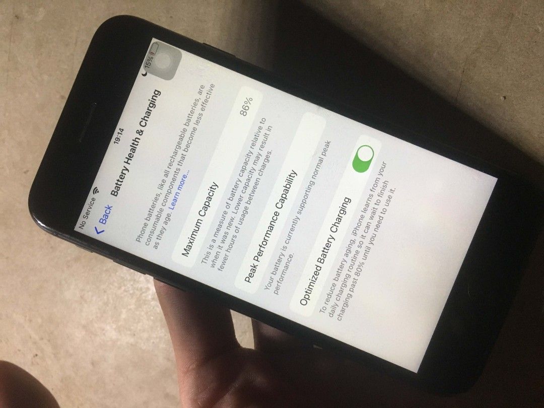 Iphone 8 (Category: iPhone 8 Series) located in Caloocan City. Submitted by arckadata_69 (Listing ID 1464878083, Image 3). Description: Iphone 8 (wifi used) - 64 gb - Space grey - 86% Battery Health issue: - wifi used (no no to reset / update) - home button not working - no truetone.