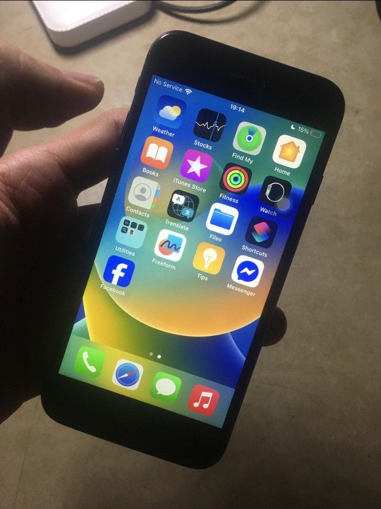 Iphone 8 (Category: iPhone 8 Series) located in Caloocan City. Submitted by arckadata_69 (Listing ID 1464878083, Image 2). Description: Iphone 8 (wifi used) - 64 gb - Space grey - 86% Battery Health issue: - wifi used (no no to reset / update) - home button not working - no truetone.