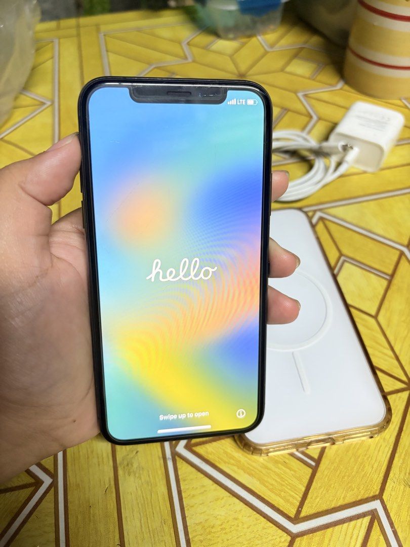 iPhone X 64GB — BLACK (Category: iPhone X Series) located in Dasmarinas. Submitted by andrae03 (Listing ID 1464927056, Image 1). Description: iPhone X 64GB — BLACK - Battery health: 85% - iOS 16.7.16 - LL/A Variant - Openline and No History of Repair - Face ID ✅ - True Tone ✅ - All Buttons and speaker working - Issue: Scratch sa screen pero nakatempered na. No Ghost Touch 📍Dasmariñas.