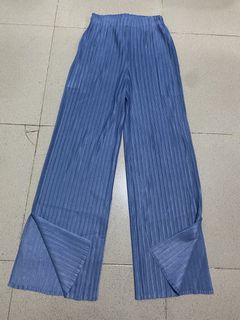 (Category: ) located in . Submitted by rrthrifts (Listing ID 1464849262, Image 1). Description: .