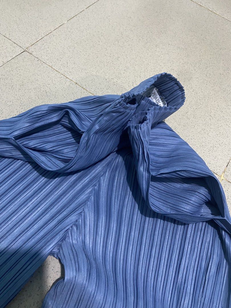 ISSEY MIYAKE PLEATS PLEASE PLEATED BLUE PANTS (Category: Other Bottoms) located in Bulacan. Submitted by rrthrifts (Listing ID 1464849262, Image 2). Description: EXCELLENT CONDITION SIZE SMALL TO MED WOMNS NO ISSUE 1499PHP PLUS SHIPPING FEE ONLY.
