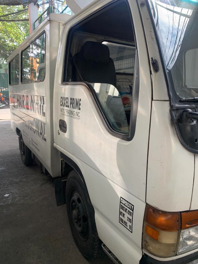 Isuzu Passenger Van Manual (Category: Used Cars) located in Caloocan City. Submitted by purchasingexxelprime001 (Listing ID 1464771067, Image 3). Description: Selling a reliable, weatherproof passenger van body perfect for logistics, moving, family use or business deliveries..