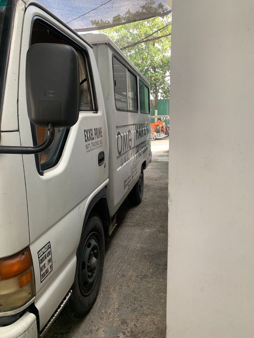 Isuzu Passenger Van Manual (Category: Used Cars) located in Caloocan City. Submitted by purchasingexxelprime001 (Listing ID 1464771067, Image 2). Description: Selling a reliable, weatherproof passenger van body perfect for logistics, moving, family use or business deliveries..