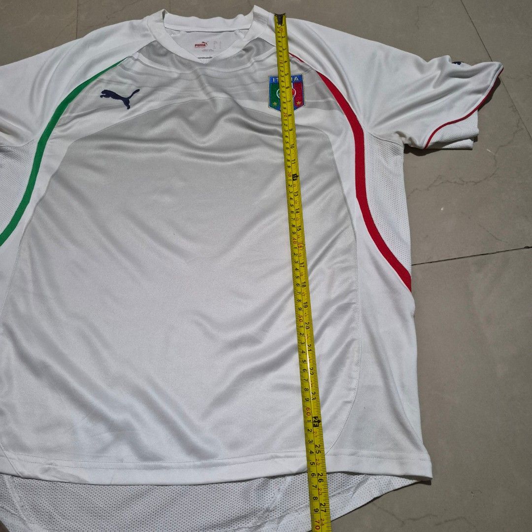 Italia Football Jersey (Category: Activewear) located in Noveleta. Submitted by nep21 (Listing ID 1464808028, Image 3). Description: Italia Football Jersey by Puma Size 22x27 Very good condition 1,000 pesos Noveleta,Cavite location Shipping J&T or Lalamove.