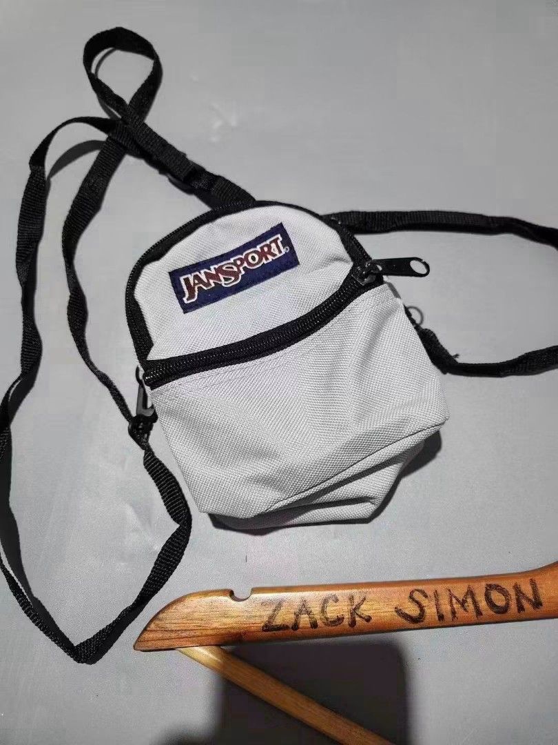 jansport (Category: Sling Bags) located in General Santos City (Dadiangas). Submitted by alzacksimo35414 (Listing ID 1464856037, Image 1). Description: 399 +sf PHOTO MAY VARY DUE TO LIGHTING 🥰 Brand: JANSPORT sling bag ✅️actual dimention 5 × 5.5 ✅️as new condition ✅️9.8 colorate ✅no issue DISCLAIMER: Please note that I ZACK SIMON is not affiliated with or endorsed by any brand. Any brand names or trademarks mentioned are the properties of their 