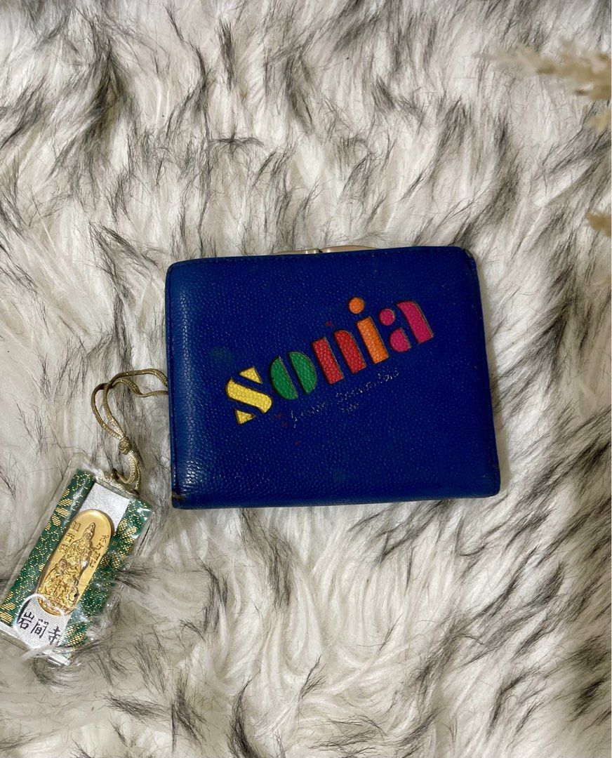 Japan Leather Medium Wallet Sonia (Category: Wallets & Card holders) located in Teresa. Submitted by savvyonbranded (Listing ID 1464879716, Image 1). Description: 4 x 5 inches .