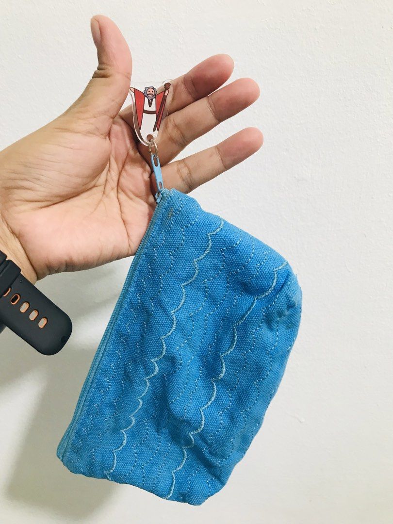 JESUS POUCH (Category: Purses & Pouches) located in Gamu. Submitted by 2022bagsbunny (Listing ID 1464797248, Image 2). Description: .