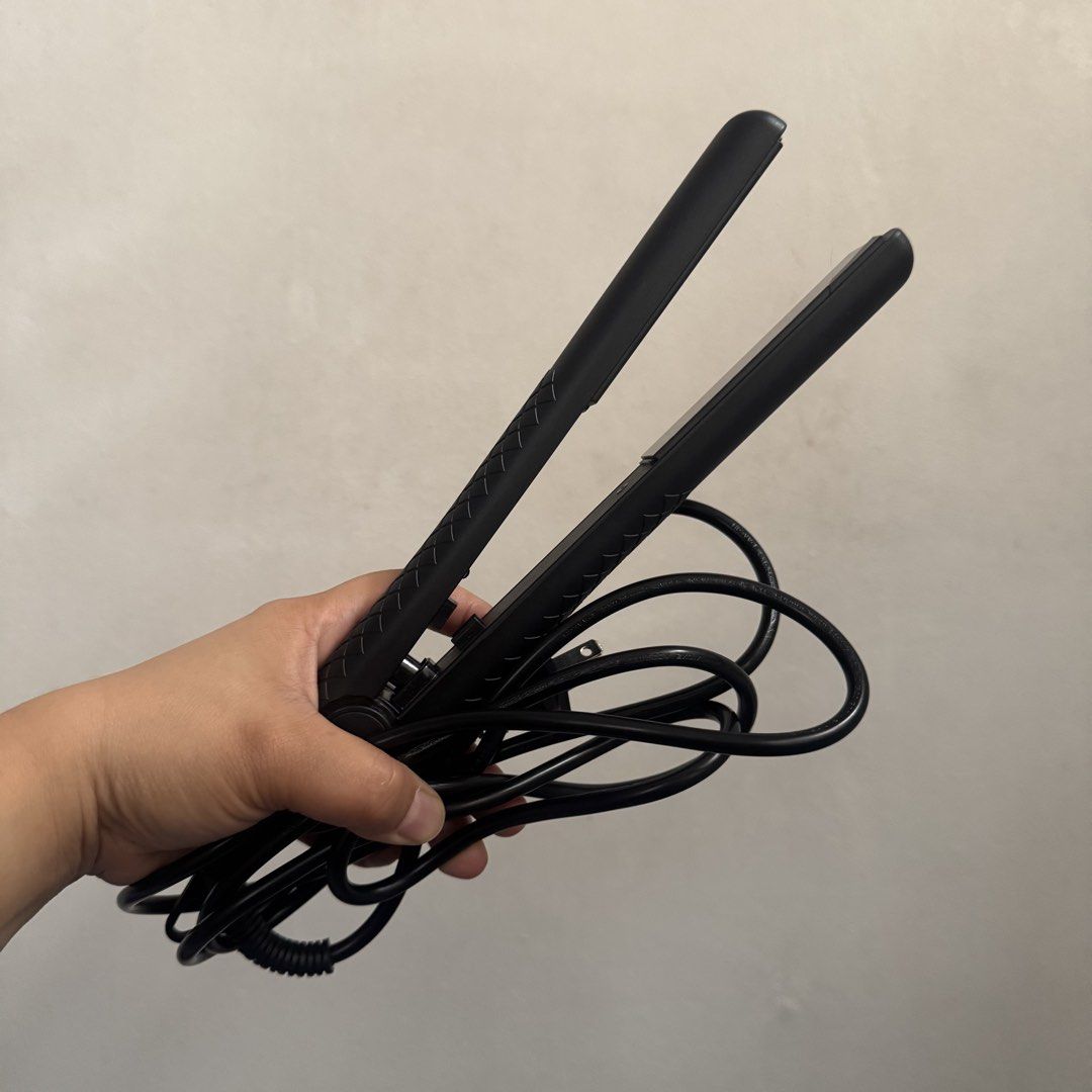 JML Pro Ceramic Hair Straightener Black (Category: Hair) located in Quezon City. Submitted by akoysicha (Listing ID 1464771749, Image 1). Description: JML Pro Ceramic Almost new, except with flaw See photo 2 Upper-right blade slightly broken from accidental fall, selling as is and with box Still functional if you want straight hair .