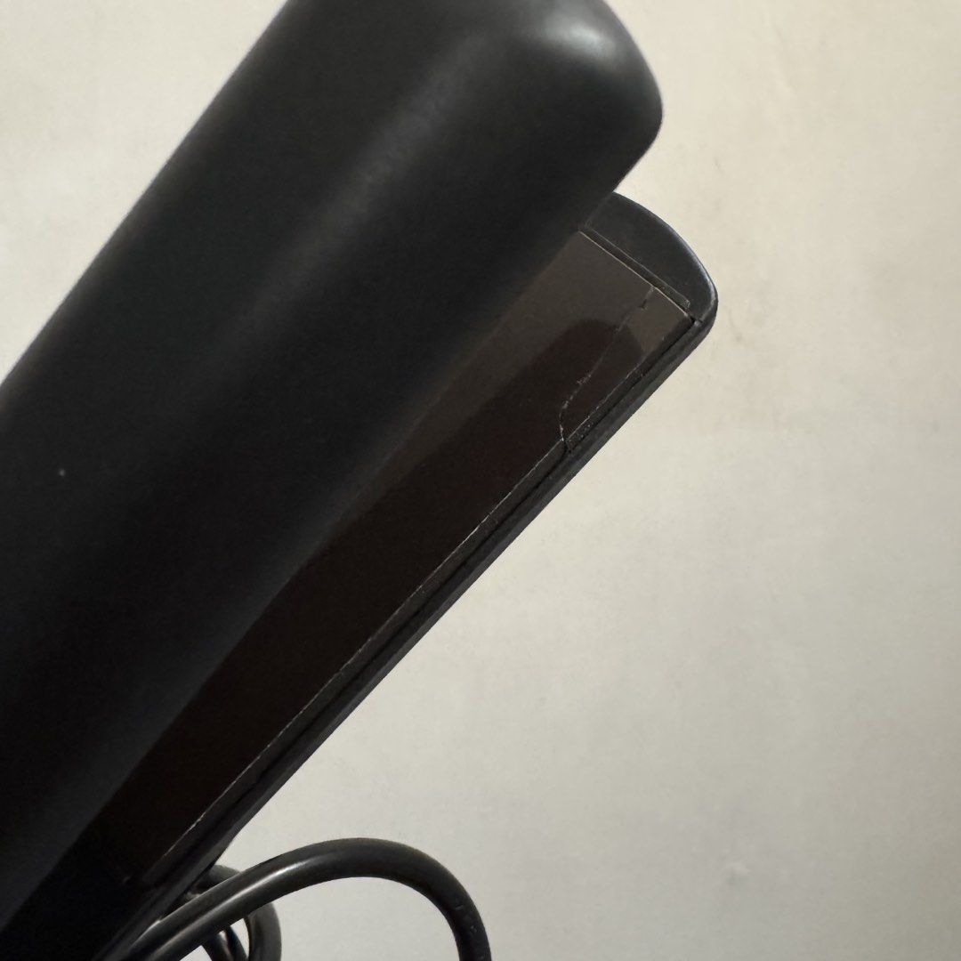 JML Pro Ceramic Hair Straightener Black (Category: Hair) located in Quezon City. Submitted by akoysicha (Listing ID 1464771749, Image 2). Description: JML Pro Ceramic Almost new, except with flaw See photo 2 Upper-right blade slightly broken from accidental fall, selling as is and with box Still functional if you want straight hair .