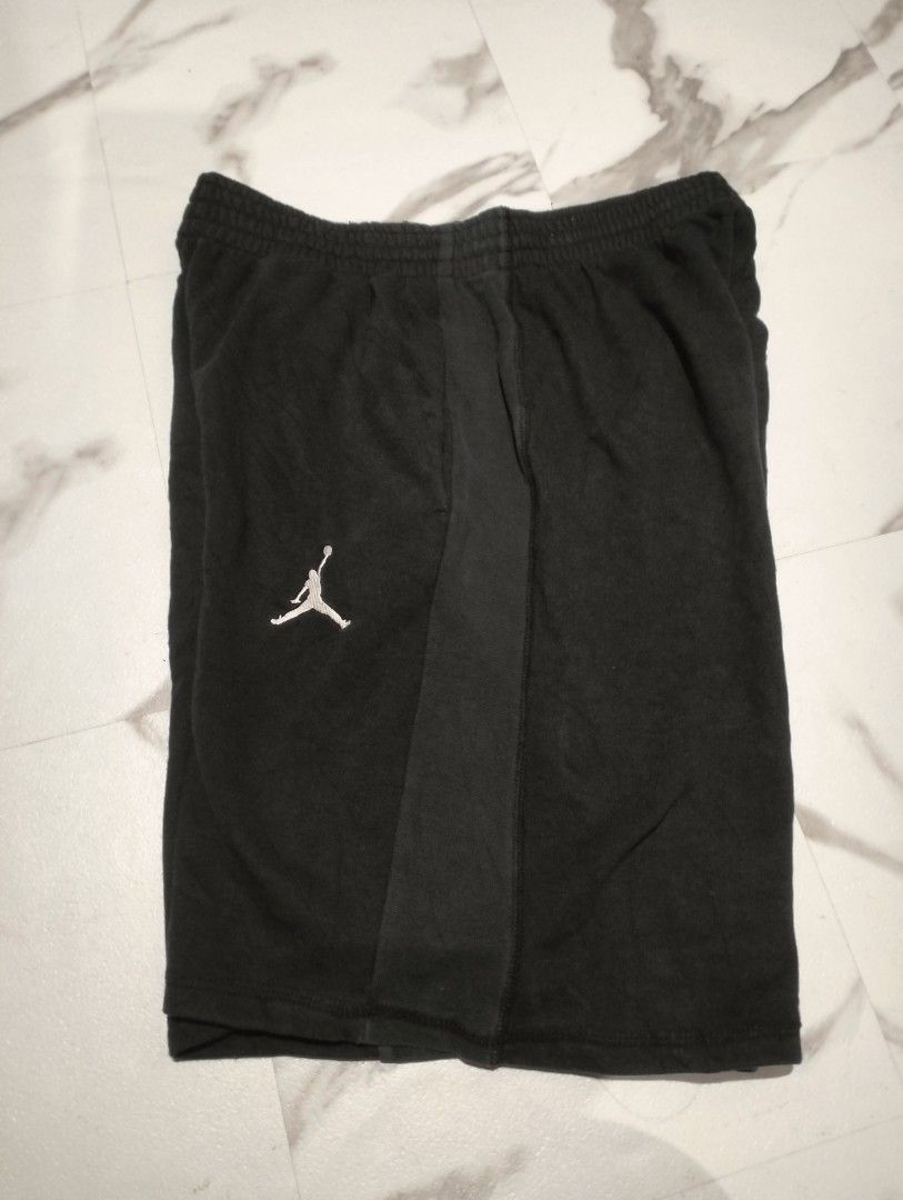 Jordan shorts (Category: Activewear) located in Solana. Submitted by allgoodst.s (Listing ID 1464901501, Image 1). Description: Jordan shorts VG condition XL on tag fits to 32-38 crispy no issues.