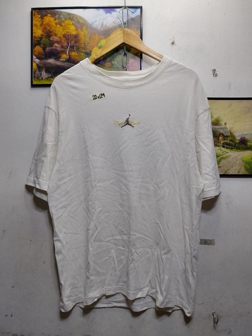 jordan tee (Category: Tshirts & Polo Shirts ) located in Valenzuela. Submitted by joshwrldselection (Listing ID 1464901073, Image 1). Description: xl very good condition need wash only / slightly loose neck thrift..