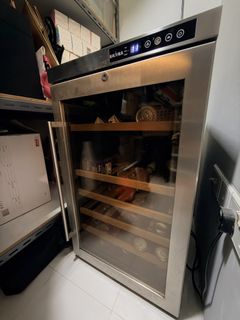 (Category: ) located in . Submitted by diveunicorn (Listing ID 1464882767, Image 1). Description: .