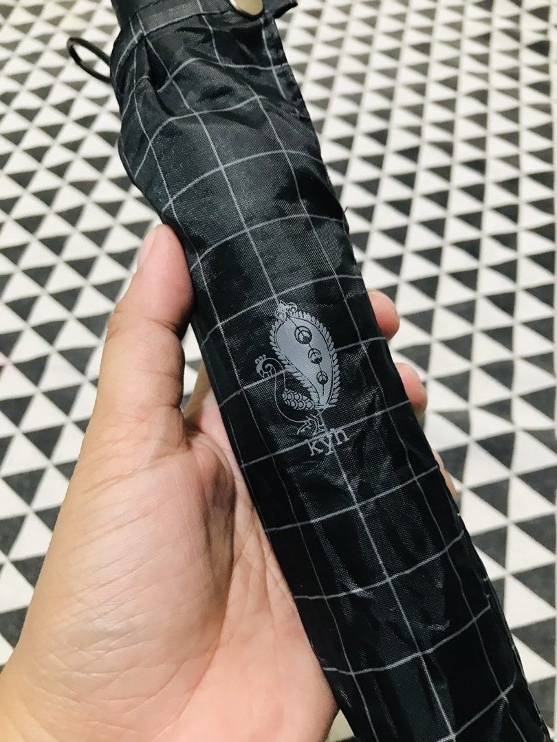 KANSAI YAMAMOTO UMBRELLA (Category: Umbrellas) located in Gamu. Submitted by 2022bagsbunny (Listing ID 1464797584, Image 2). Description: .