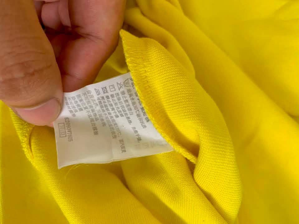 KAPPA SWEATSHIRT (Category: Coats, Jackets and Outerwear) located in Binangonan. Submitted by thriftwel (Listing ID 1464799450, Image 2). Description: Kappa sweatshirt 🥷 Width: 23 Length: 27 Best fit: L CR: 10/10 Need wash Issue: Washable stain Excellent condition❗️ .