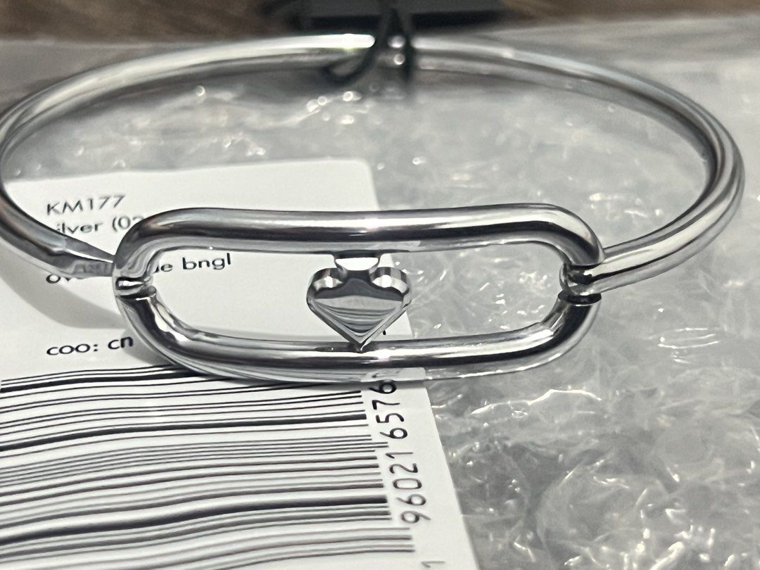 Kate Spade Silver Bangle (Category: Bracelets) located in Calamba. Submitted by _mrp_ (Listing ID 1464867436, Image 2). Description: .