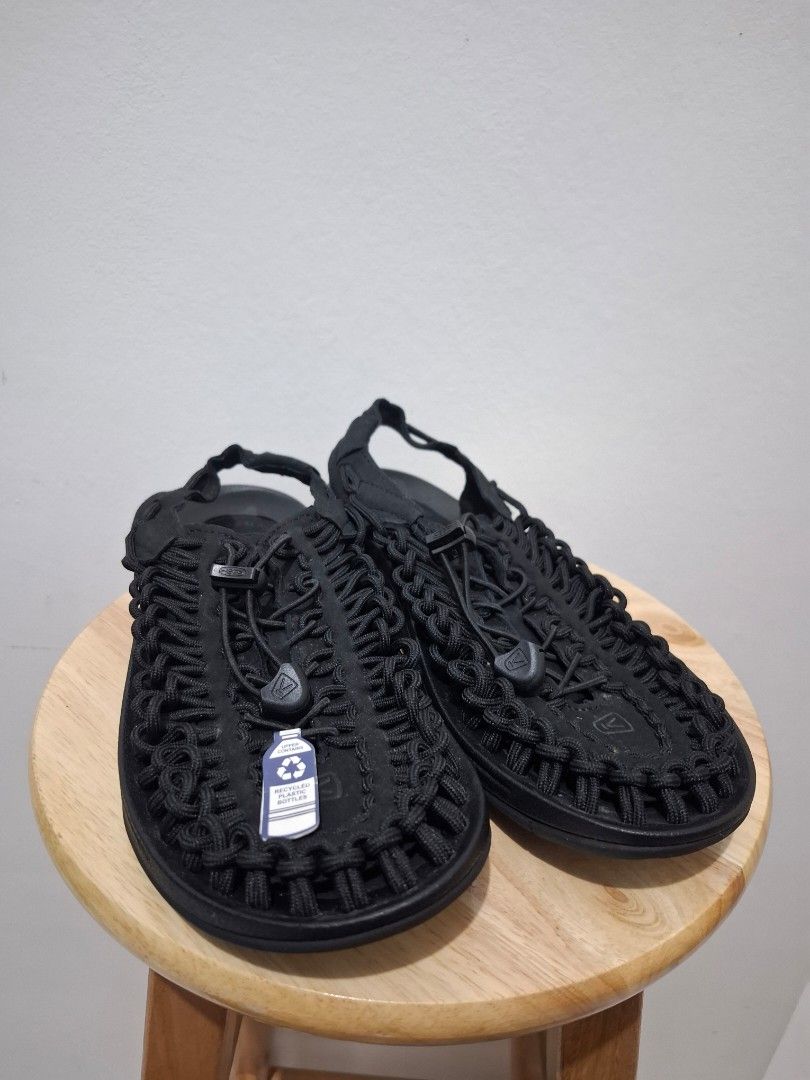 Keen uneek sandals womens 7.5 (Category: Flats & Sandals) located in Tarlac. Submitted by christopher.24 (Listing ID 1464871814, Image 1). Description: brandnew unused legit.