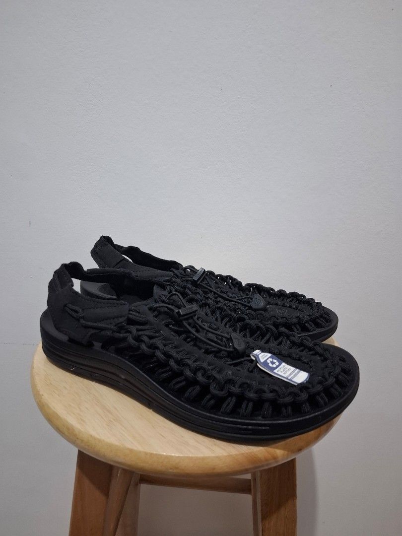 Keen uneek sandals womens 7.5 (Category: Flats & Sandals) located in Tarlac. Submitted by christopher.24 (Listing ID 1464871814, Image 3). Description: brandnew unused legit.