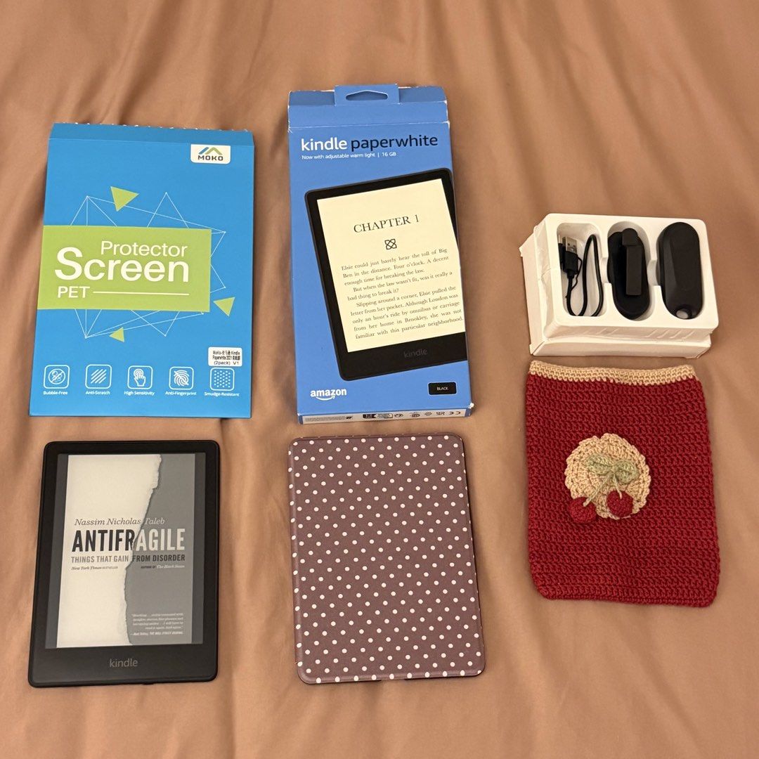 Kindle Paperwhite 11th Gen 16GB (Category: E-Readers) located in Quezon City. Submitted by schernx (Listing ID 1464881346, Image 1). Description: Kindle Paperwhite 11th Gen 16GB Selling for ₱7,500 (FIXED PRICE). Will entertain sure buyers only. With Ads No issues Warranty until March 2027 With original box and cable Location: Pick-up only in Karuhatan, Valenzuela. .