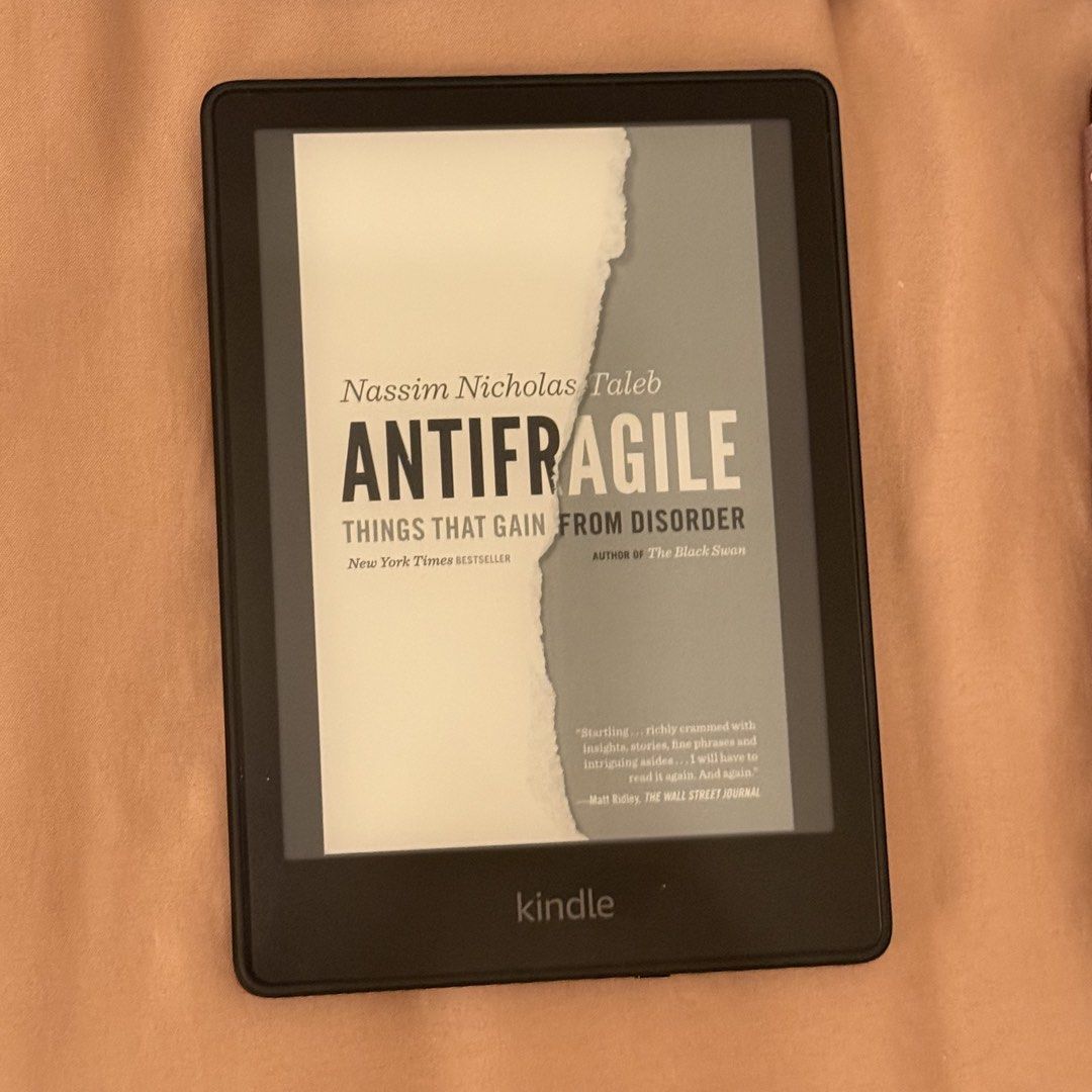 Kindle Paperwhite 11th Gen 16GB (Category: E-Readers) located in Quezon City. Submitted by schernx (Listing ID 1464881346, Image 2). Description: Kindle Paperwhite 11th Gen 16GB Selling for ₱7,500 (FIXED PRICE). Will entertain sure buyers only. With Ads No issues Warranty until March 2027 With original box and cable Location: Pick-up only in Karuhatan, Valenzuela. .