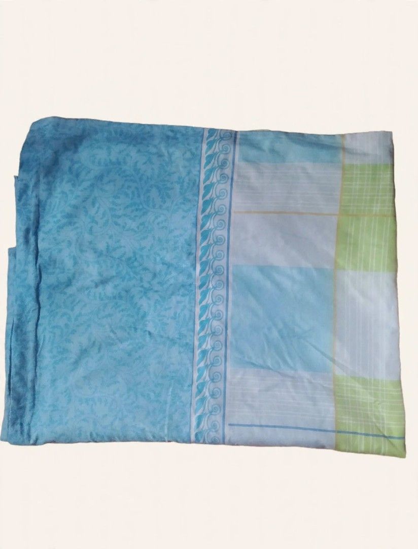 King Size Bed Sheet - 74x88 Checkered Design (Category: Bedding & Towels) located in Manila. Submitted by journnierph (Listing ID 1464867033, Image 3). Description: Blue Green Checkered Bed Cover - 74x88 King Size ✅ Malambot, malamig sa katawan ✅ Good condition, malinis ⚠️ Note: Sira ang zipper pero pwede pa gamitin as flat sheet / blanket / sapin sa bed - hindi halata pag nakalatag Size: 74x88 Price: ₱350 na lang (bawas dahil sa zipper) Location
