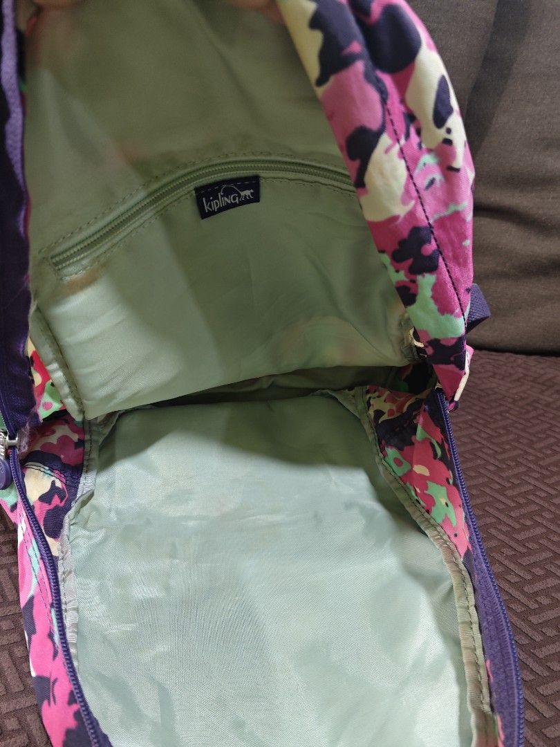 Kipling backpack (Category: Backpacks) located in Pili. Submitted by zaneombao03491 (Listing ID 1464888657, Image 3). Description: .