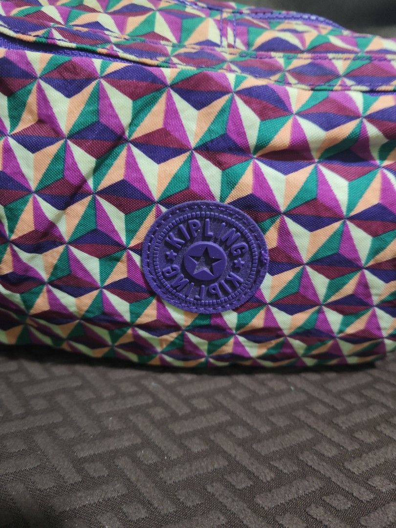 Kipling sling bag (Category: Cross-body Bags) located in Pili. Submitted by zaneombao03491 (Listing ID 1464897950, Image 2). Description: .