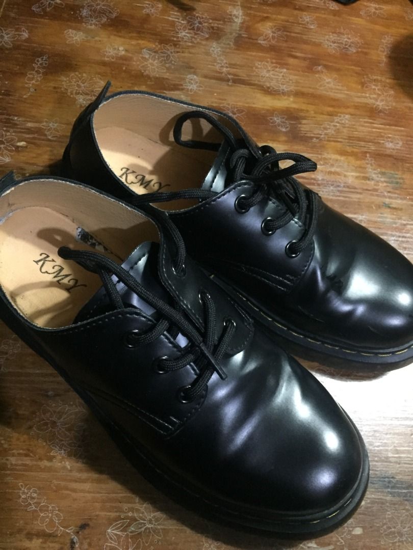 KMY platform shoes (Category: Loafers) located in Manila. Submitted by chachichir98047 (Listing ID 1464910760, Image 2). Description: barely used. bought last week rfs: bought the wrong size.