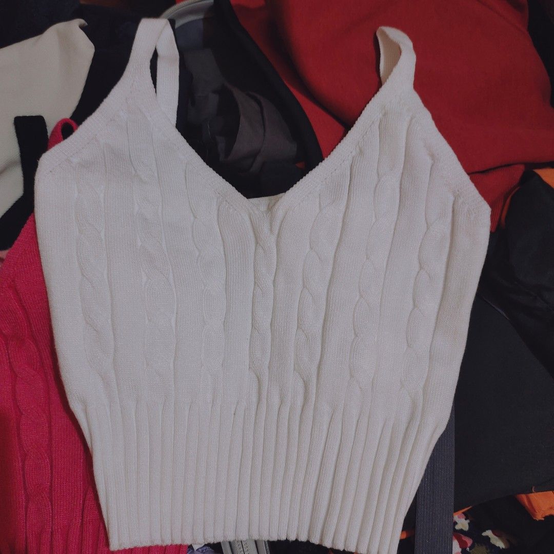 Knitted tops (Category: Sleeveless) located in Pateros City. Submitted by soshifem (Listing ID 1464955721, Image 2). Description: 70 each 200 for 4 size xs-s.