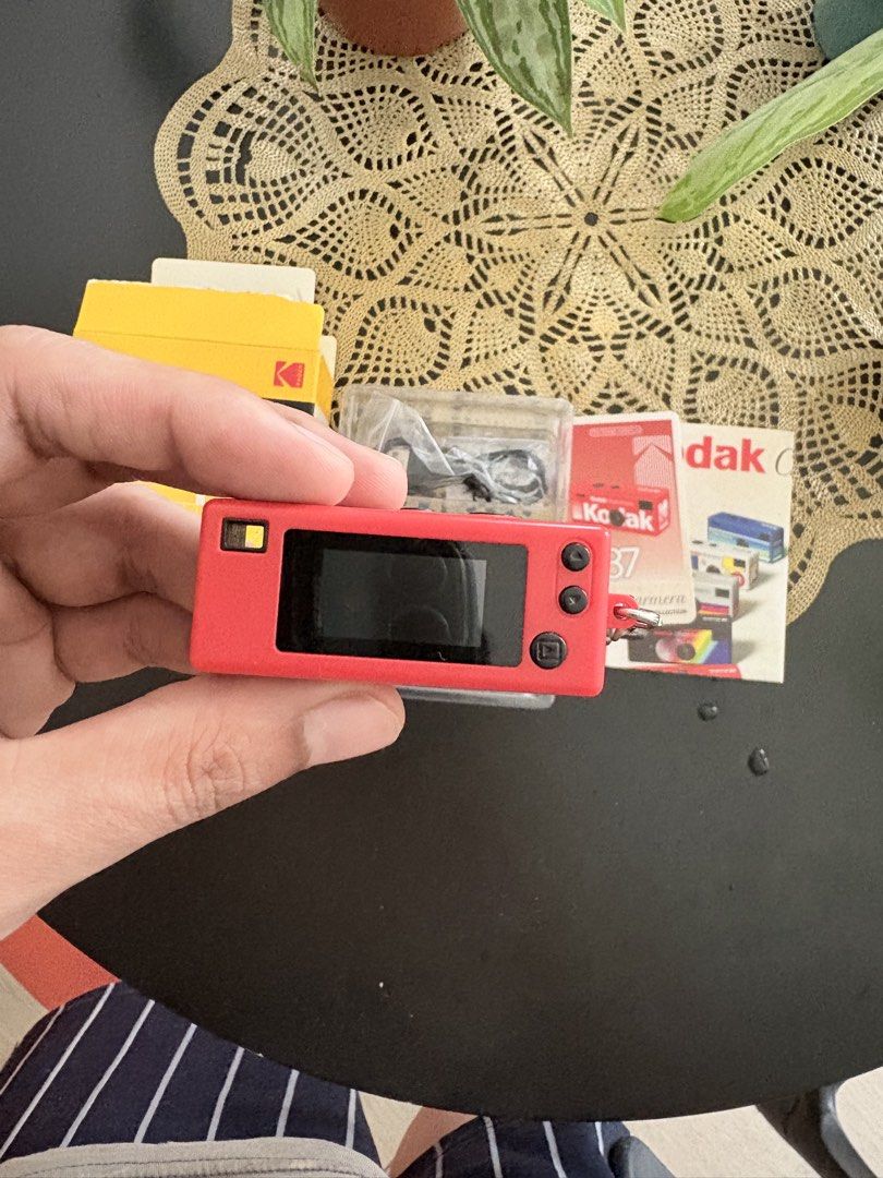 Kodak Charmera Keychain Digital Camera 1987 Red (Category: Cameras) located in Pasay City. Submitted by nicoleunam (Listing ID 1464897078, Image 3). Description: Brand new. Never been used. RFS: No use for it.