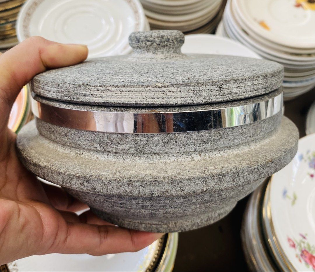Korean stone dolsot/hot pot (Category: Cookware & Accessories) located in Dapitan. Submitted by clarisasan19348 (Listing ID 1464774470, Image 2). Description: .