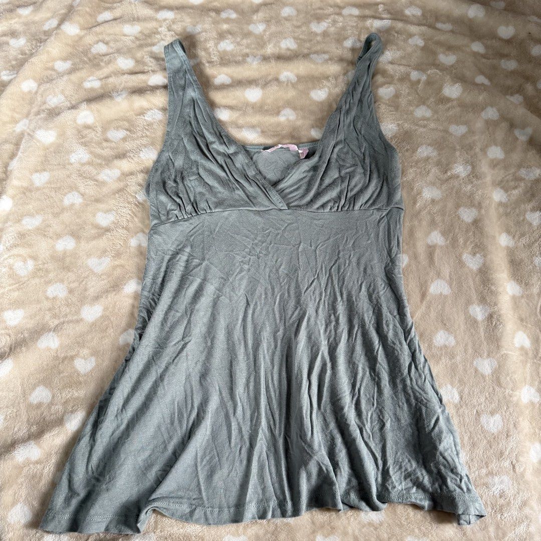 La Vie en Rose (Category: Sleeveless) located in Manila. Submitted by shefindshope (Listing ID 1464882979, Image 1). Description: .