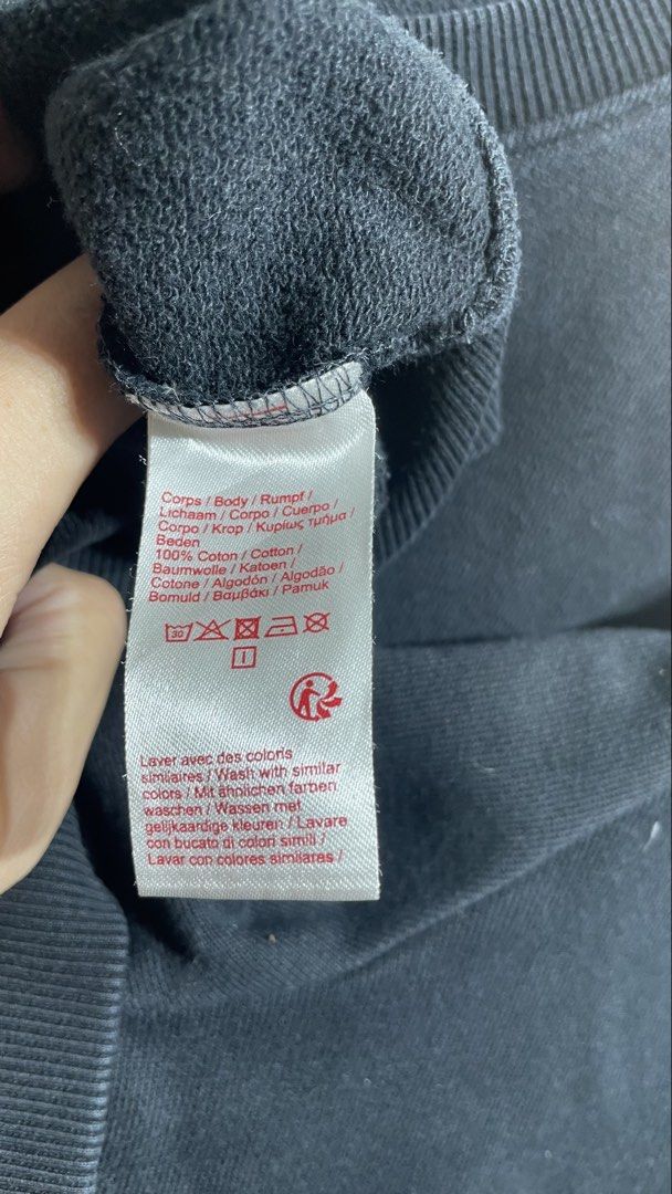 LACOSTE (Category: Formal Shirts) located in Manila. Submitted by wiseshark_dac702 (Listing ID 1464882495, Image 3). Description: 🔥 LACOSTE 🔥 📏 Dimensions: 25x22 📐 Size: Medium on tag, best fit Medium 🎨 Color rate: 9.5/10 ⚙️ Condition: 9.5/10 .