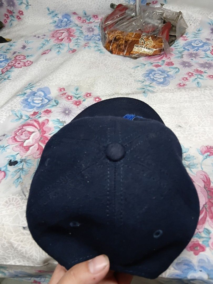LACOSTE FLANNEL CAP MARINE BLUE (Category: Caps & Hats) located in General Mariano Alvarez. Submitted by adonid (Listing ID 1464830106, Image 3). Description: LACOSTE FLANNEL CAP MARINE BLUE GOOD CONDITION NORMAL SIGN USAGE ONLY YOUTH SIZE FEMALE.