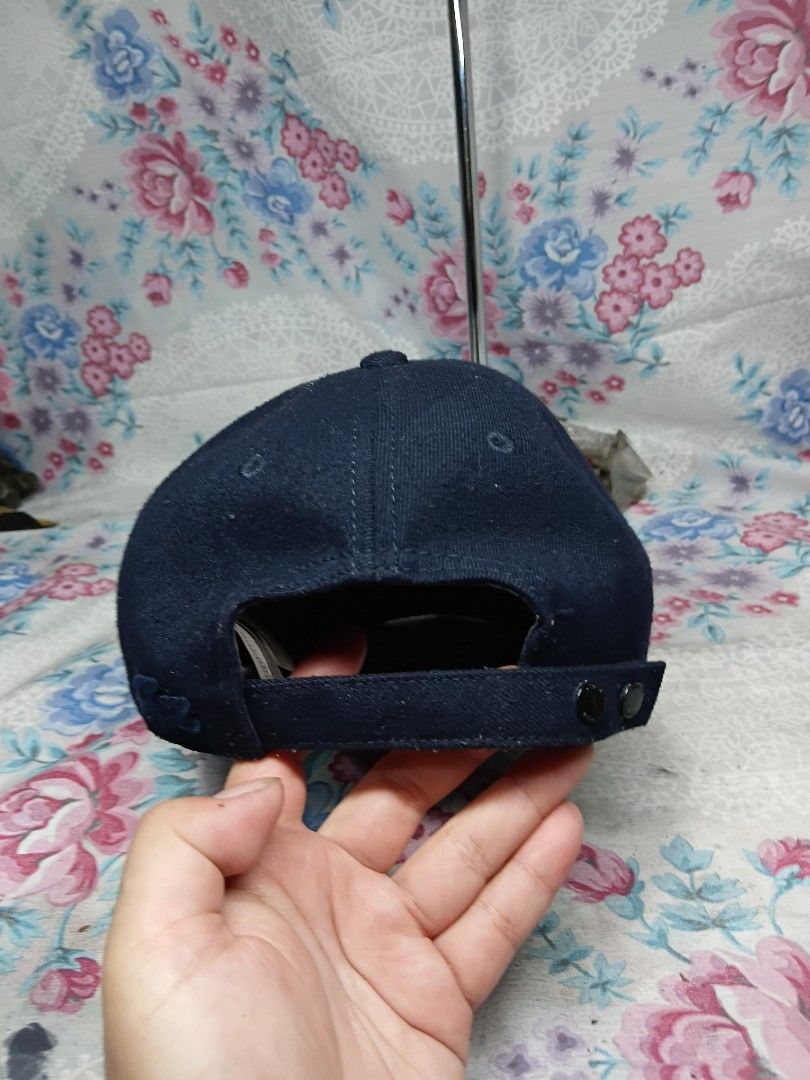 LACOSTE FLANNEL CAP MARINE BLUE (Category: Caps & Hats) located in General Mariano Alvarez. Submitted by adonid (Listing ID 1464830106, Image 2). Description: LACOSTE FLANNEL CAP MARINE BLUE GOOD CONDITION NORMAL SIGN USAGE ONLY YOUTH SIZE FEMALE.