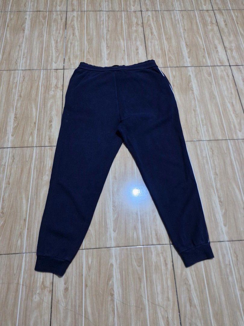 Lacoste Sweatpants (Category: Joggers) located in Antipolo. Submitted by kentoy6666 (Listing ID 1464796241, Image 3). Description: .