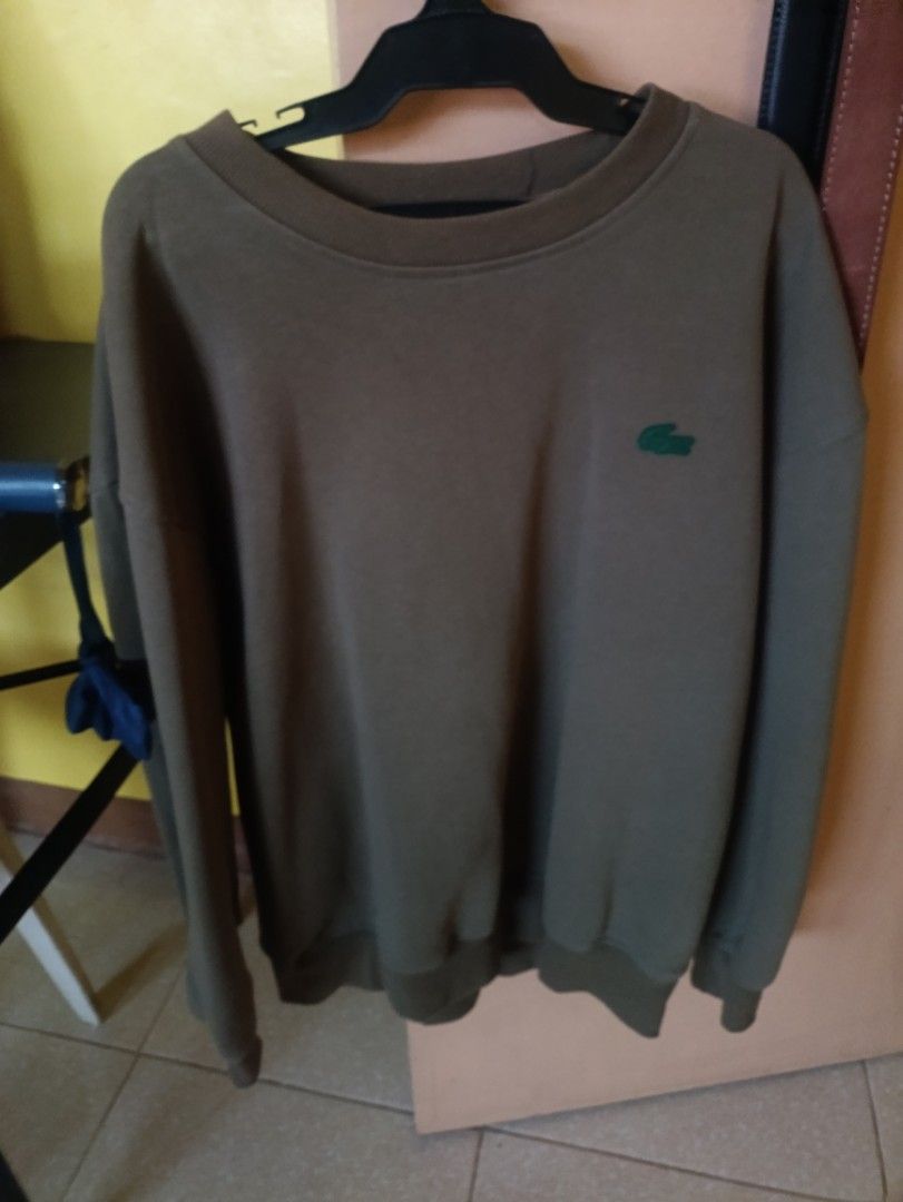LACOSTE sweatshirt (Category: Coats, Jackets and Outerwear) located in Batangas. Submitted by dean_vincent (Listing ID 1464860569, Image 1). Description: As New.