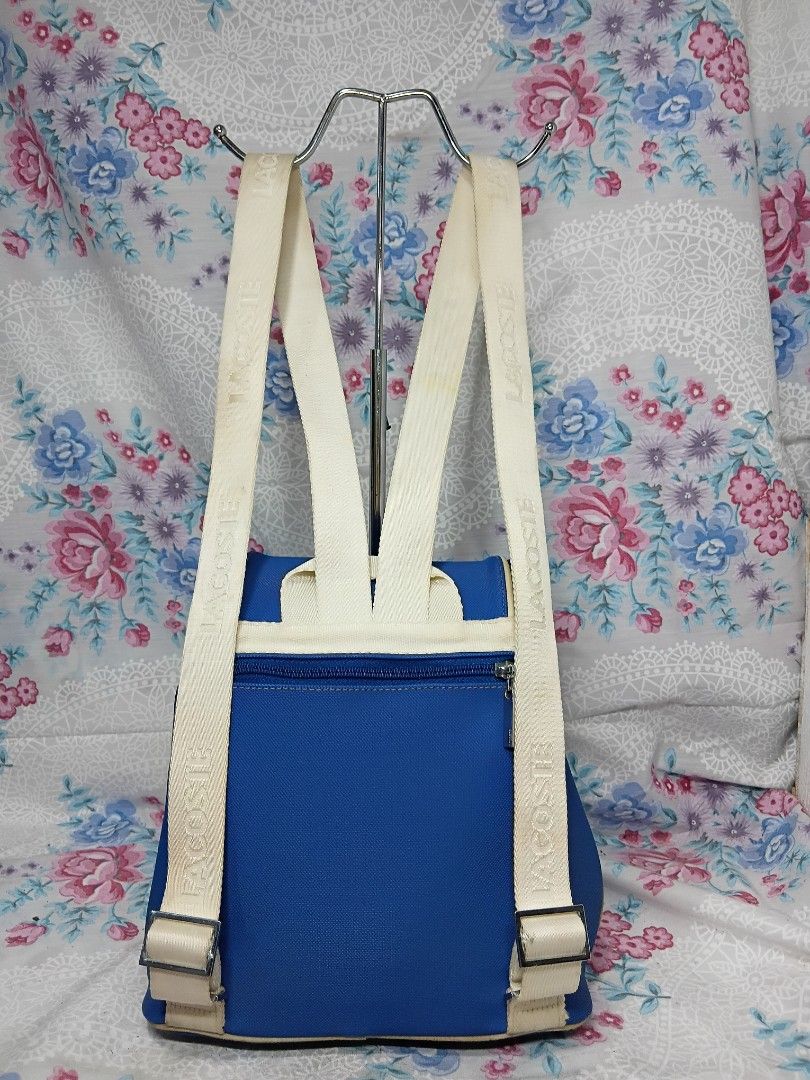LACOSTE VINTAGE CLASSIC BACKPACK (Category: Backpacks) located in General Mariano Alvarez. Submitted by adonid (Listing ID 1464786931, Image 3). Description: LACOSTE VINTAGE CLASSIC BACKPACK GOOD CONDITION NORMAL SIGN USAGE ONLY.