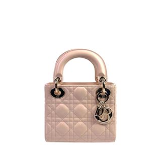(Category: ) located in . Submitted by iconluxe (Listing ID 1464845322, Image 1). Description: .