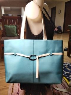 (Category: ) located in . Submitted by alluringvenus.thriftshop (Listing ID 1464877249, Image 1). Description: .