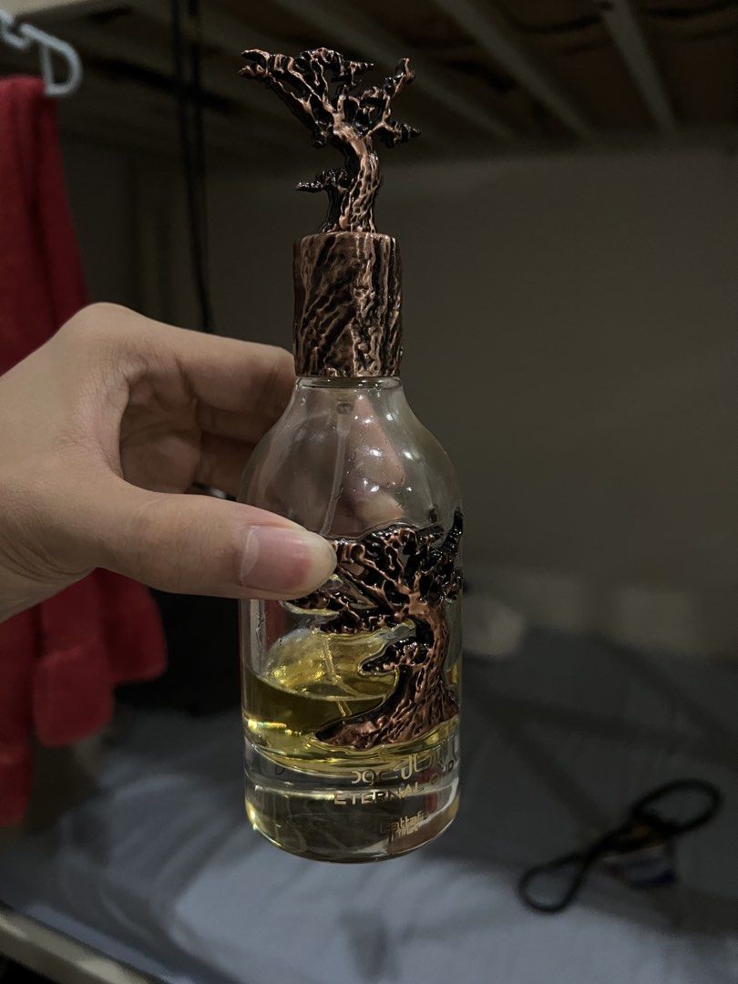 Lattafa Pride Eternal Oud Eau De Parfum 100ml (Category: Fragrance & Deodorants) located in Manila. Submitted by chris_declutsss (Listing ID 1464902556, Image 3). Description: - Brand/Item: Lattafa Pride Eternal Oud Eau de Parfum - Volume: 30ml/100ml - Scent Profile: Strong amber and vanilla with a little oud Location: España Manila or Antipolo Open for meetups, lalamove, lbc (sf shoulder ng buyer).