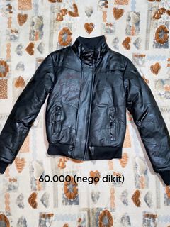 (Kategori: ) berada di . Dikirim oleh lemari_amerta (ID iklan 1464919107, Gambar 1). Deskripsi: .
