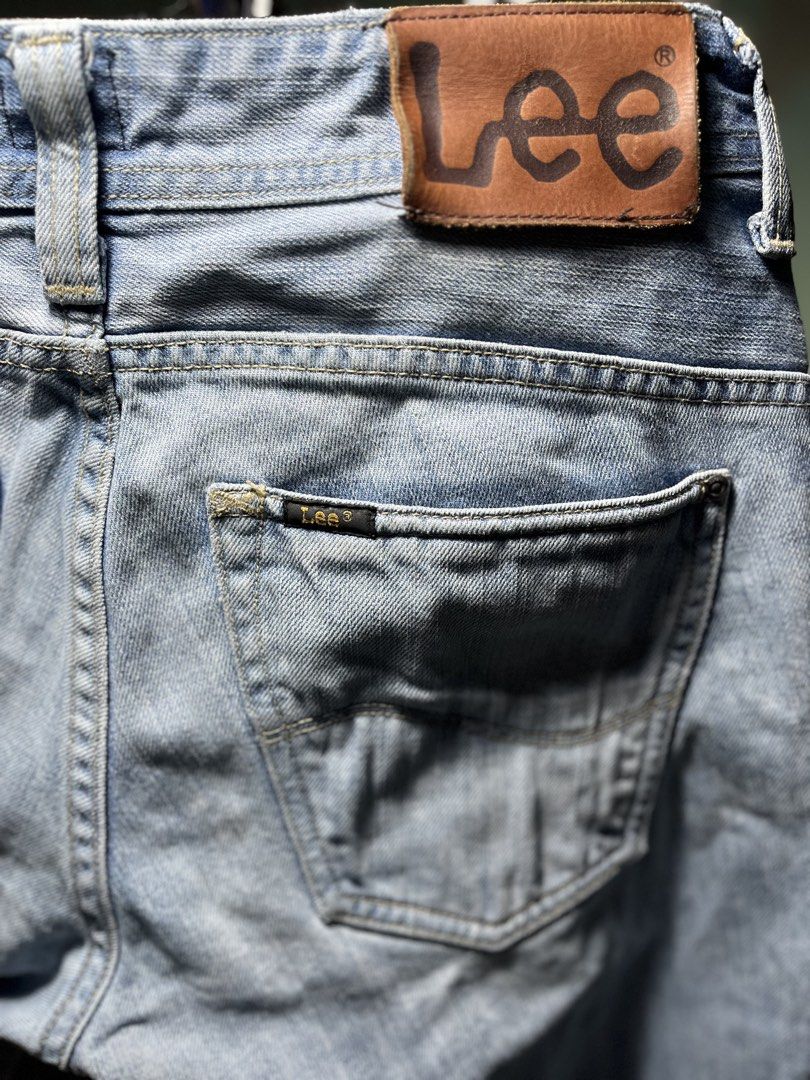 LEE White Wash Denim Jeans | Size 31 (Category: Jeans) located in Tacloban City. Submitted by renki-forshop (Listing ID 1464798182, Image 3). Description: No further damage or stains. Good look after a year, only wear it twice. RFS: Change of Outfit Style preferred more Baggy than Straight Jeans. Description: Style: Straight/Skinny Size: 31 Length: 26.
