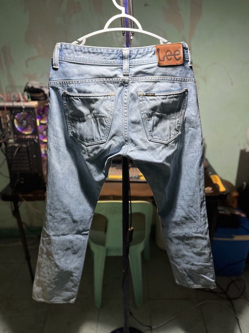 LEE White Wash Denim Jeans | Size 31 (Category: Jeans) located in Tacloban City. Submitted by renki-forshop (Listing ID 1464798182, Image 2). Description: No further damage or stains. Good look after a year, only wear it twice. RFS: Change of Outfit Style preferred more Baggy than Straight Jeans. Description: Style: Straight/Skinny Size: 31 Length: 26.