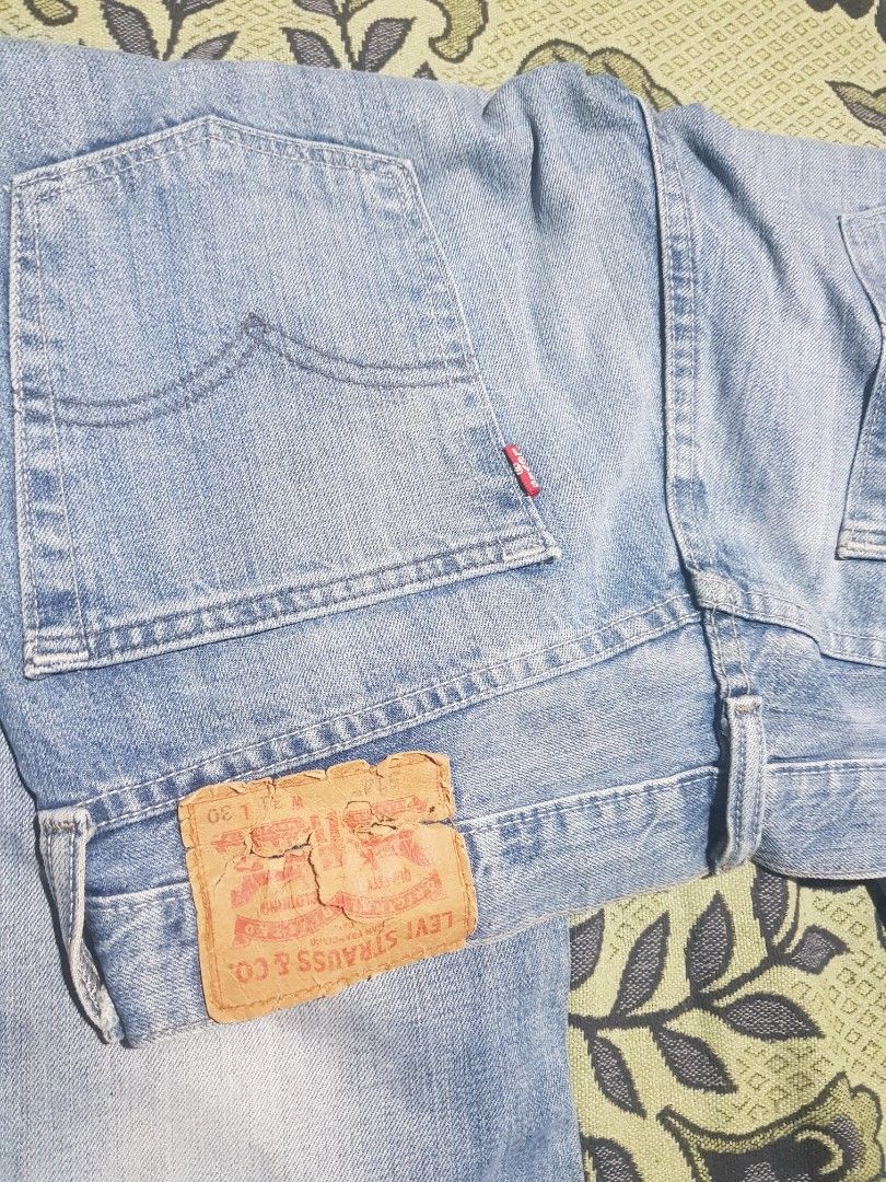 LEVI STRAUSS 514 (Category: Jeans) located in Manila. Submitted by arttchive (Listing ID 1464915576, Image 2). Description: Levi's 514 light denim pants Length: 31 Waist: 30 Leg hole: 8 Color rate: 9/10 Excellent condition ₱499.00+shipp Available✅.