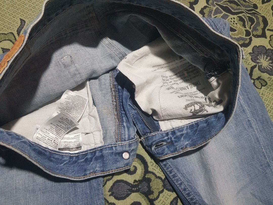 LEVI STRAUSS 514 (Category: Jeans) located in Manila. Submitted by arttchive (Listing ID 1464915576, Image 3). Description: Levi's 514 light denim pants Length: 31 Waist: 30 Leg hole: 8 Color rate: 9/10 Excellent condition ₱499.00+shipp Available✅.