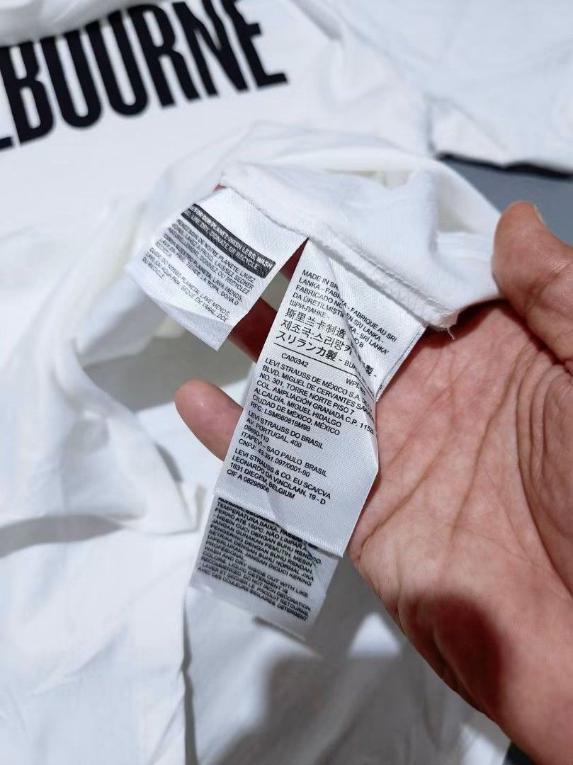 levi's (Category: Activewear) located in General Santos City (Dadiangas). Submitted by alzacksimo35414 (Listing ID 1464909773, Image 3). Description: PHOTO MAY VARY DUE TO LIGHTING 🥰 Brand: LEVI'S ✅️size XL ✅️actual dimention 24 × 28.5 ✅️as new condition ✅️9.9 colorate ✅no issue 650 +sf DISCLAIMER: Please note that I ZACK SIMON is not affiliated with or endorsed by any brand. Any brand names or trademarks mentioned are the properties of their re
